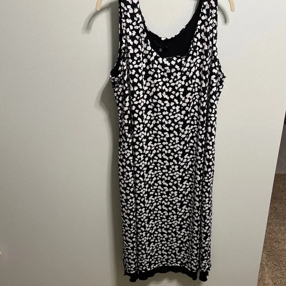 Tiana B. Black and White Floral Midi Dress - Picture 1 of 4